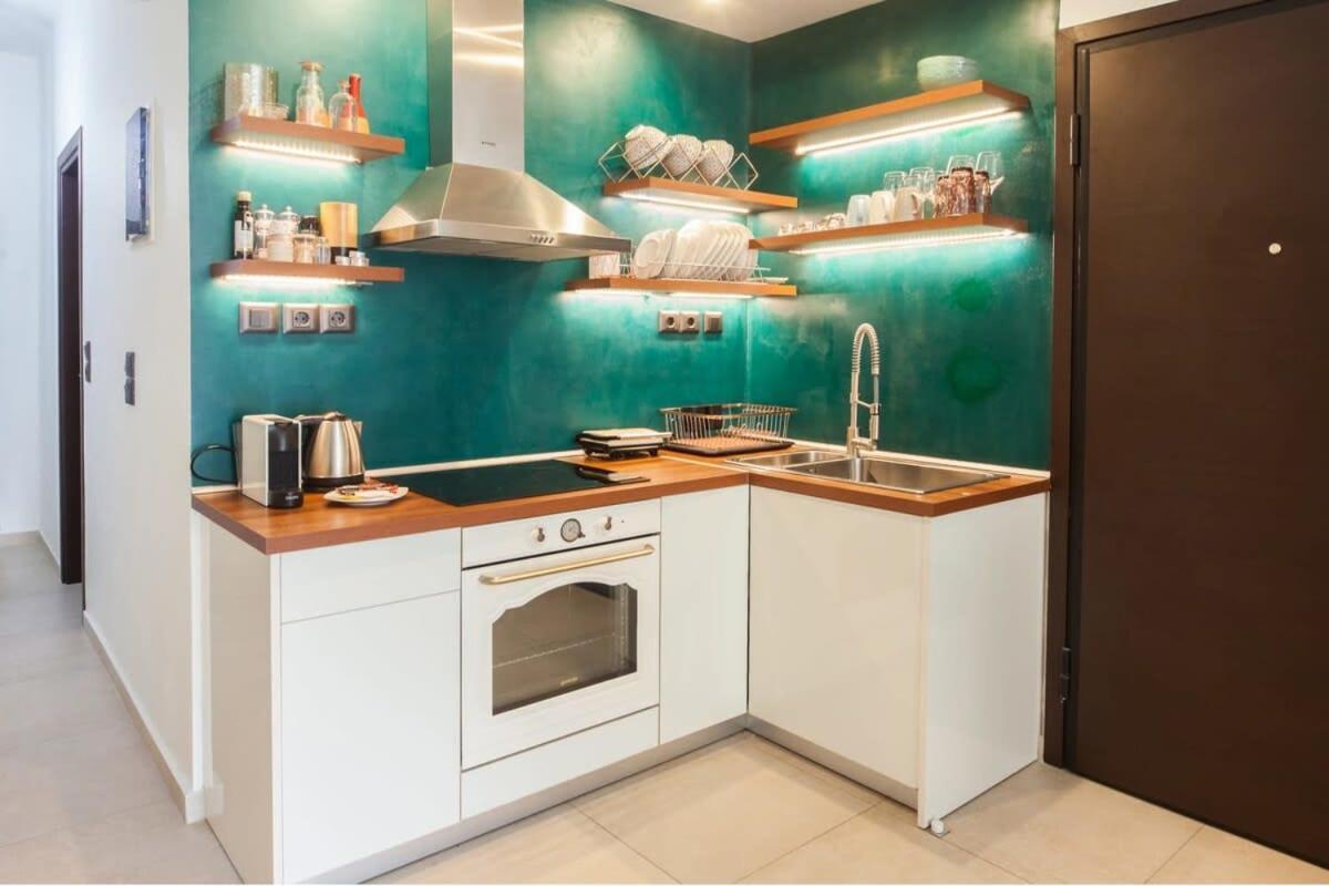 Beautiful Elegant Apartment Next To Monastiraki Atene Esterno foto