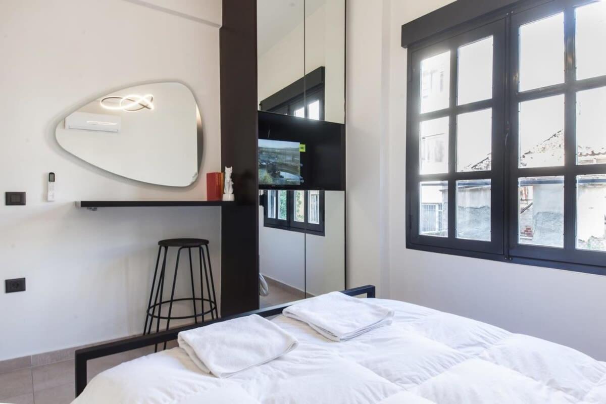 Beautiful Elegant Apartment Next To Monastiraki Atene Esterno foto