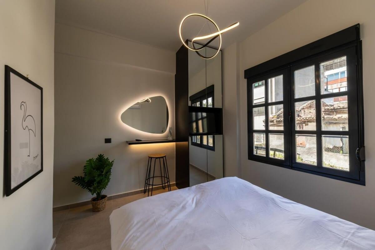 Beautiful Elegant Apartment Next To Monastiraki Atene Esterno foto