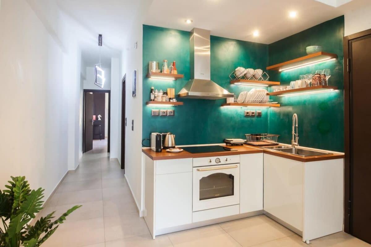 Beautiful Elegant Apartment Next To Monastiraki Atene Esterno foto